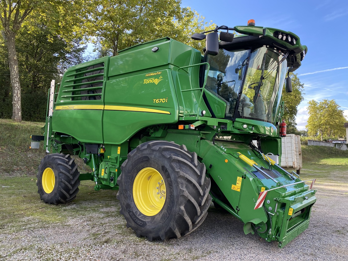 FABRICATION ET MISE EN PLACE VERINS DE CONOYEUR POUR ARTICULATION DU PICAGE ET TALONNAGE SUR JOHN DEERE SERIE T
