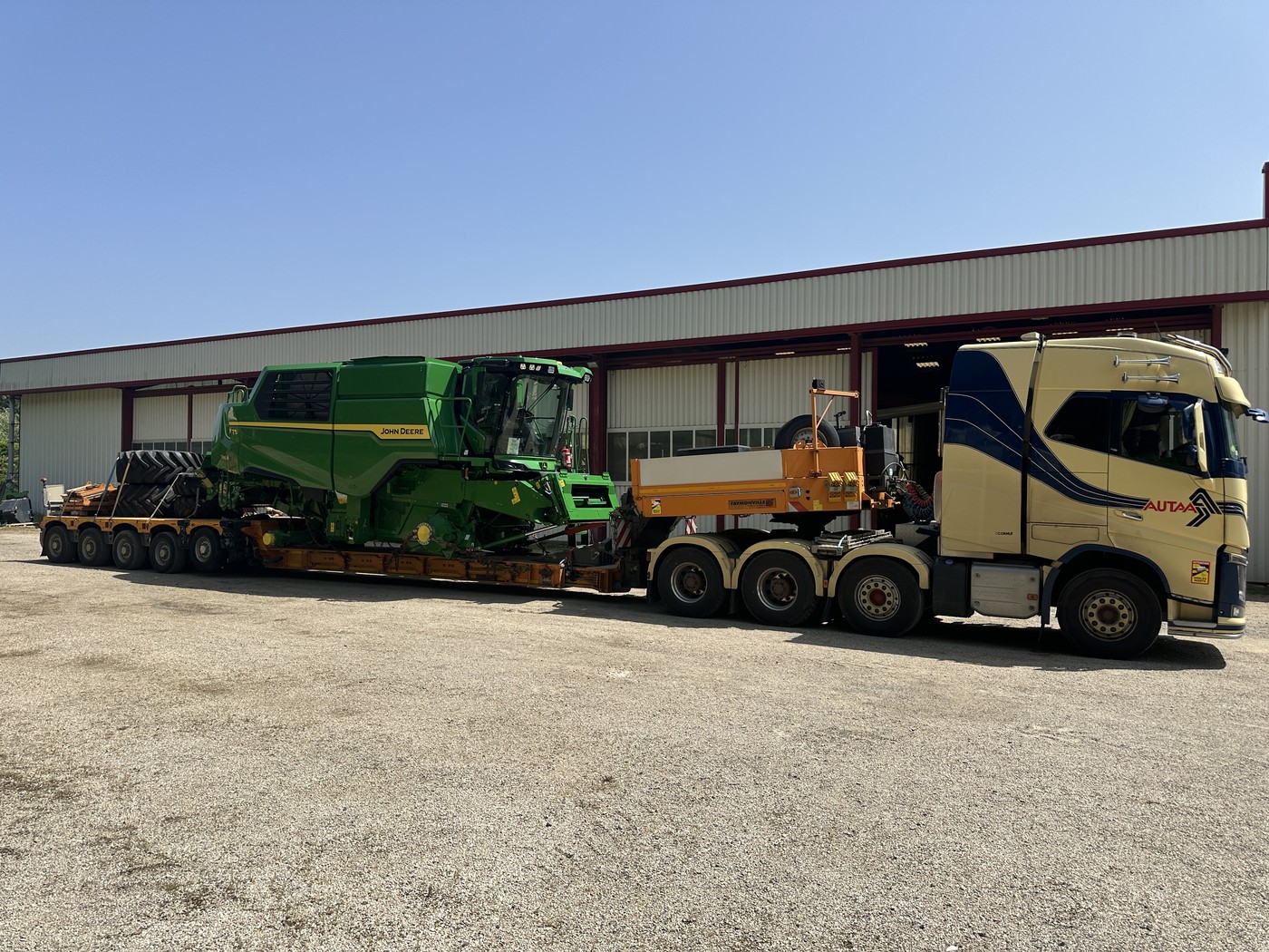 RECEPTION JOHN DEERE T5 500 POUR MONTAGE LEVE ARRIERRE