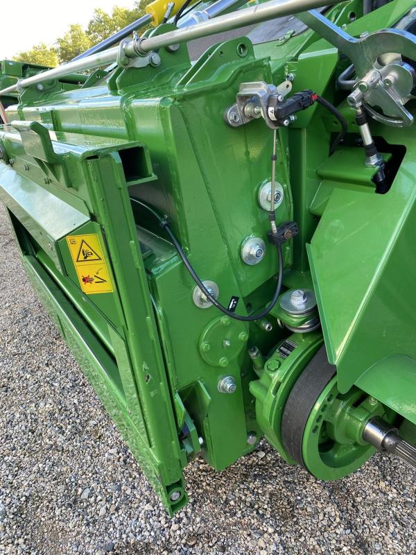 CONVOYEUR JOHN DEERE SERIE T AVEC PICAGE TALONNAGE