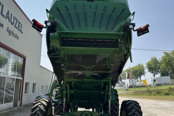 JOHN DEERE T5 500