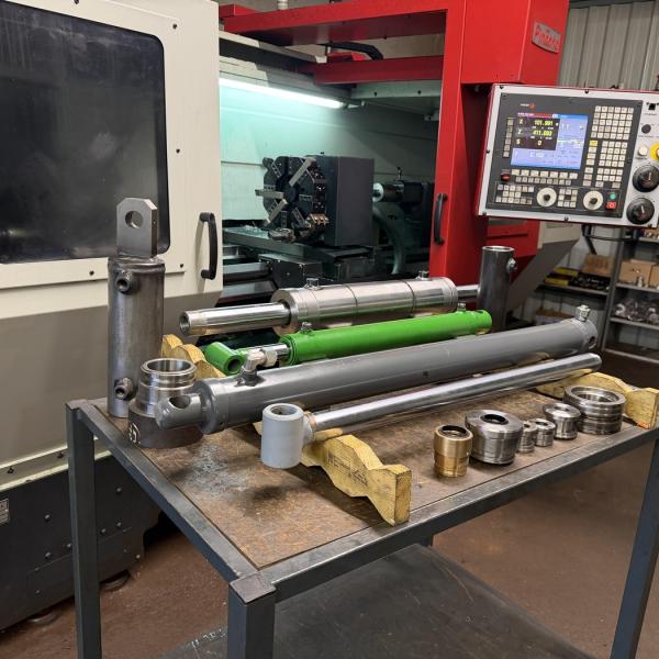 VERINS HYDRAULIQUES