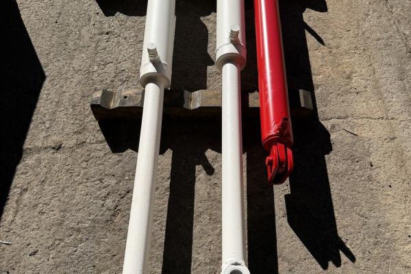 VERINS HYDRAULIQUES